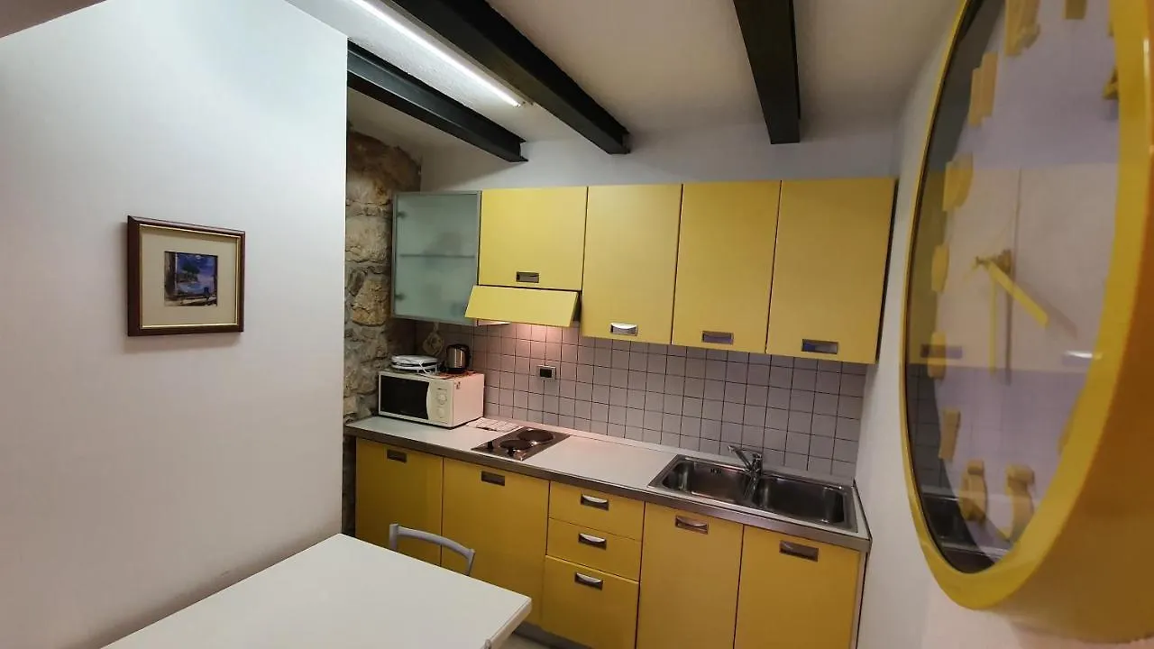 Apartment Queen Ernesta Iii. Rovinj Croatia